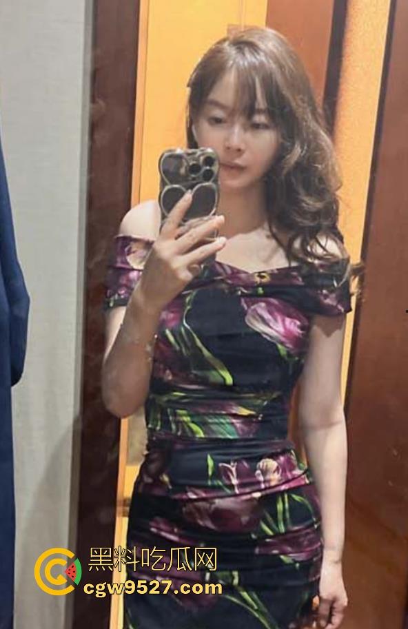 约炮巨反差丰满熟女李老师,背着她老公出来让我插,无套猛打桩,多次潮喷狠狠的喂饱这人妻母狗!-3