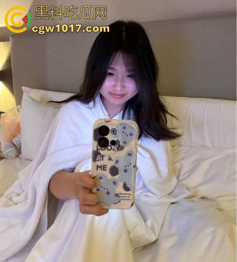 重庆师范大学反差小母狗【魏晓于】微胖巨乳M属性爆棚的小骚逼，年纪不大性爱技巧却拉满，各种口交技巧信手拈来！-1