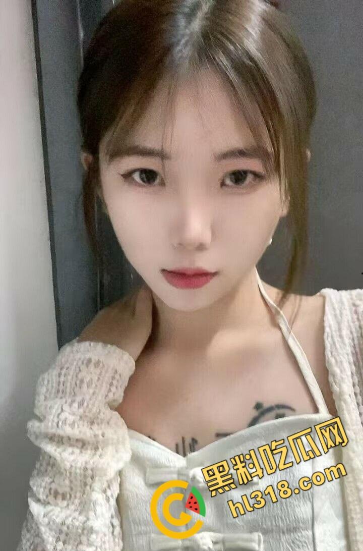 海口经济学院【王仙静】,上学约炮隔壁学校和老男人做爱,海口澄迈县众所周知骚鸡,母狗属性拉满!-3