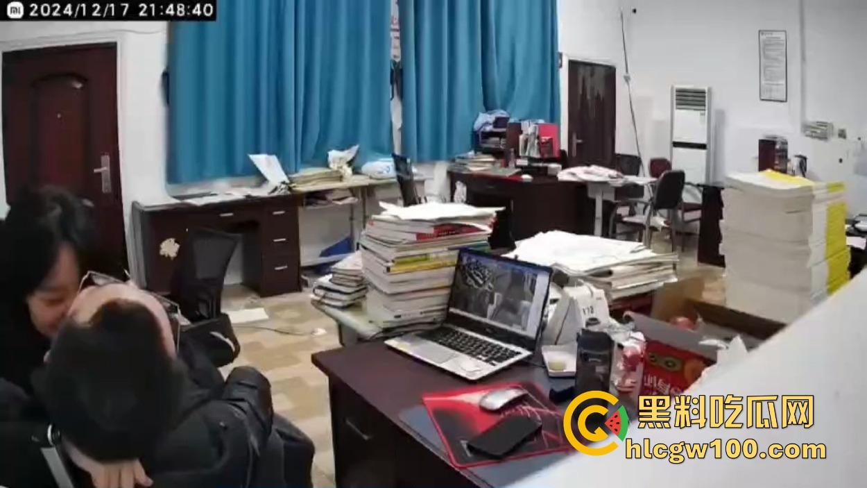 四川达州铭任园高中爆出办公室勾引学生丑闻,监控全程记录,人前讲台上授课,人后办公室搞暧昧 教书变勾引术了?-4
