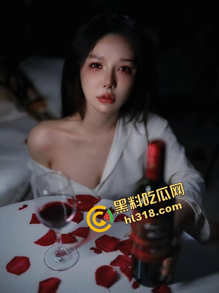 史上最嫩粉嫩小穴被大腿粗巨屌撑爆,操喷到精液糊满穴口一进一出就地震,奶白浆喷成瀑布流!-6