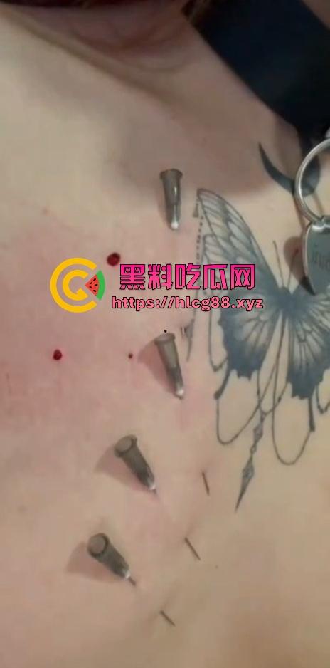 南京亚文化骚货『田凝熙』操贱无敌,外网卖白虎逼照玩非主流,针扎奶子自残血流成河!-18