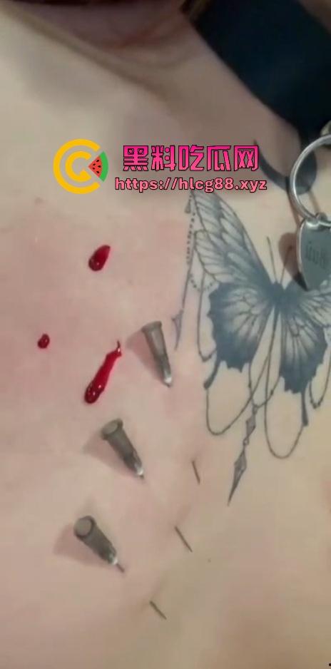 南京亚文化骚货『田凝熙』操贱无敌,外网卖白虎逼照玩非主流,针扎奶子自残血流成河!-19