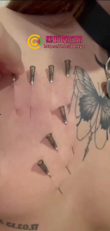 南京亚文化骚货『田凝熙』操贱无敌,外网卖白虎逼照玩非主流,针扎奶子自残血流成河!-21