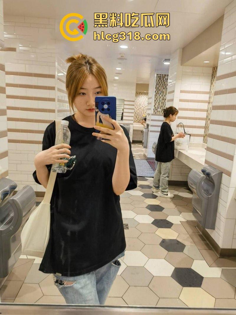 辽宁师范大学【彦雯静】娇嫩玉足玩弄大屌,自拍粉穴抚摸自慰,骚逼湿透淫态毕露!-1