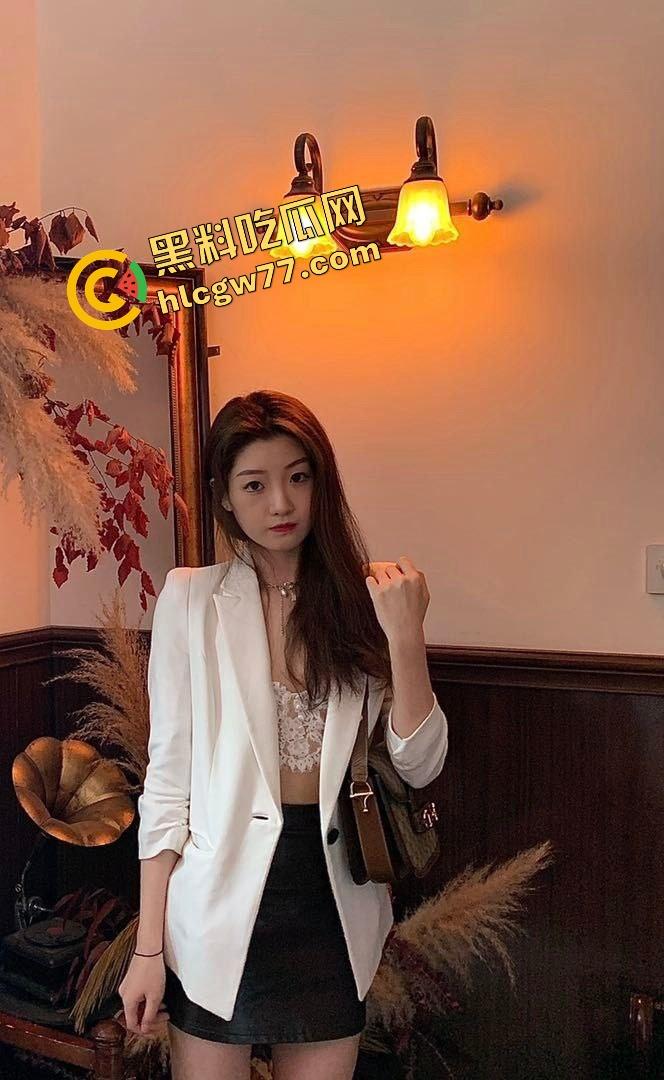 京城二院小护士『李敏』真空上班遥控跳蛋值夜班,查房都能被震到逼里流水!-8