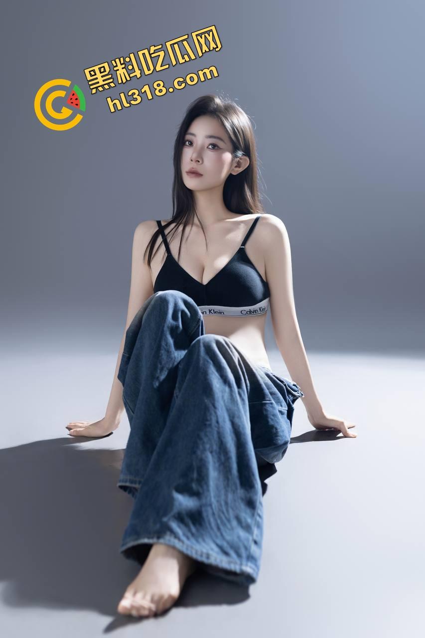 江西女大学生『范乔乔』装纯给爹看,酒店全裸架炮玩肉棒,粉红骚穴被后入到喷水,精液流成小河!-2