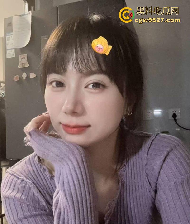 体制内文员【段潇潇】私生活大曝光,可爱粉嫩少妇每晚加班服侍舔弄领导,翻白眼挑逗口交,反差到极点!-3