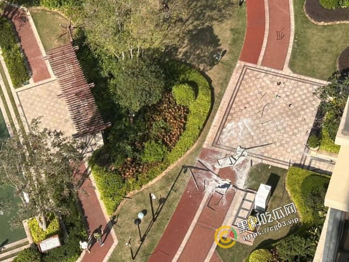 泉州万科小区 夫妻吵架点燃煤气罐引发爆炸 人当场从高层飞出 尸首分离!-7