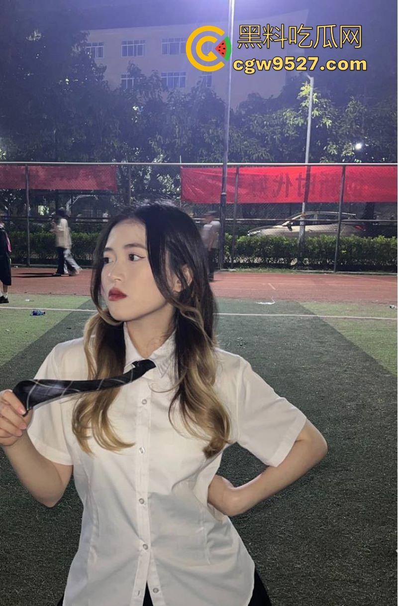 积目约炮广西南宁中医药大学【庞钰钰】微胖巨乳身材火辣,露脸跟炮友对镜做爱,边插边享受,极其淫荡!-2