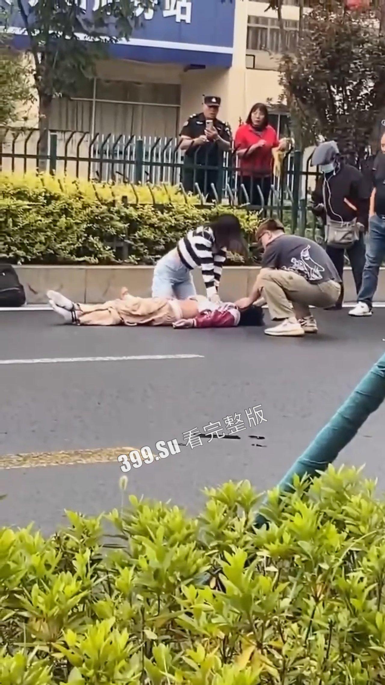 车祸现场  最近骑士们的运气可不太好，摩托车可遭老罪了-6