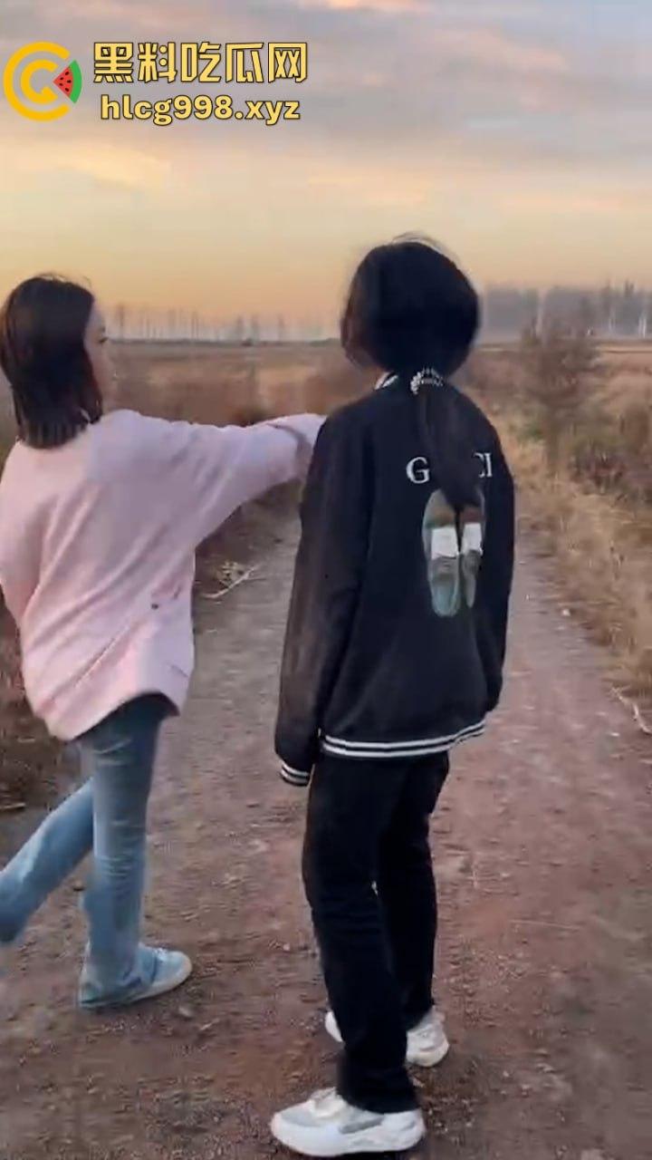 山西女生野外遭7人围殴 视频曝光长达5分钟打骂虐待 真是一群畜生!-3