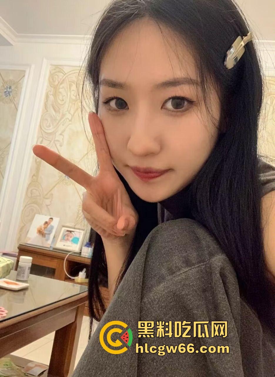 南京财经贸校花『温妮』酒店被金主爆操,骚穴黑森林湿到炸裂,金主射得停不下来!-2