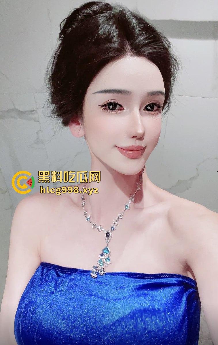 抖音网红【顾灵曦】翻车!全身科技制造,300块加微信,卖衣服是假,给钱就能草!-4