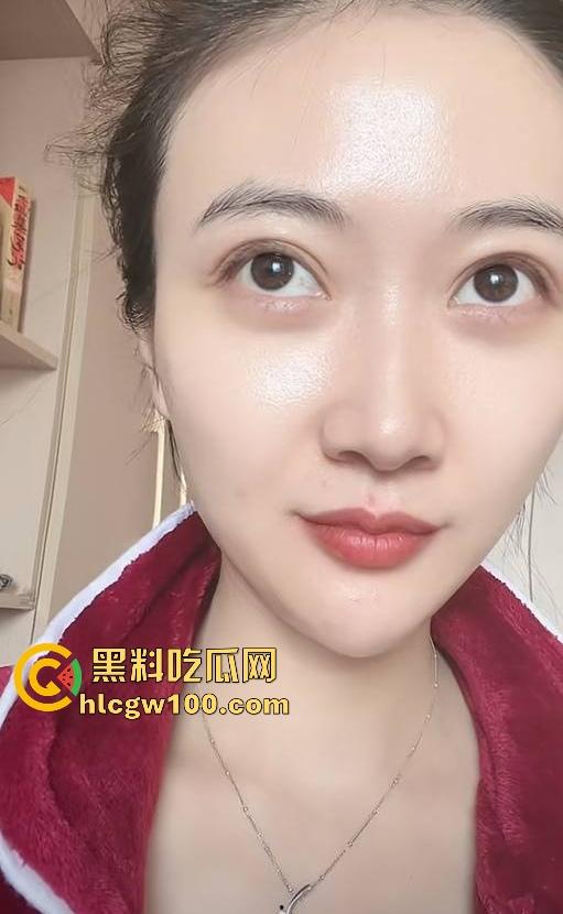 抖音美艳少妇【向子】露脸私密视频泄露,骚气动作极致勾引让人看傻眼!-3