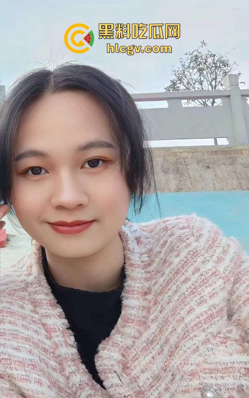 湖南怀化端庄贤妻【朱萍霞】私下翻车!床上放浪得像小野猫,骚劲儿能把男人撩疯!-2