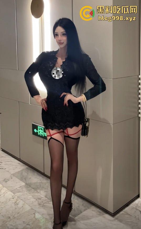 抖音网红【顾灵曦】翻车!全身科技制造,300块加微信,卖衣服是假,给钱就能草!-12