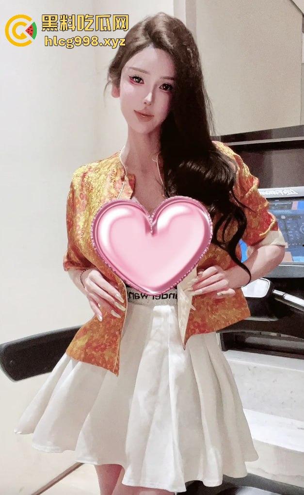 抖音网红【顾灵曦】翻车!全身科技制造,300块加微信,卖衣服是假,给钱就能草!-15