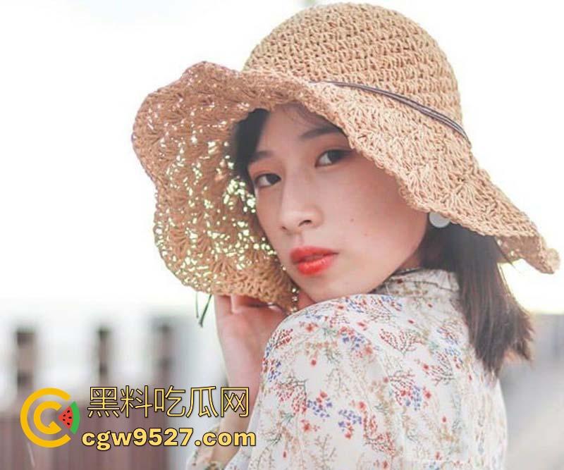 极品嫩妹公共场合玩刺激，跳蛋塞逼里，走着走着就按启动按钮，等骚逼舒服的差不多了就叫猛男群P伺候!-2