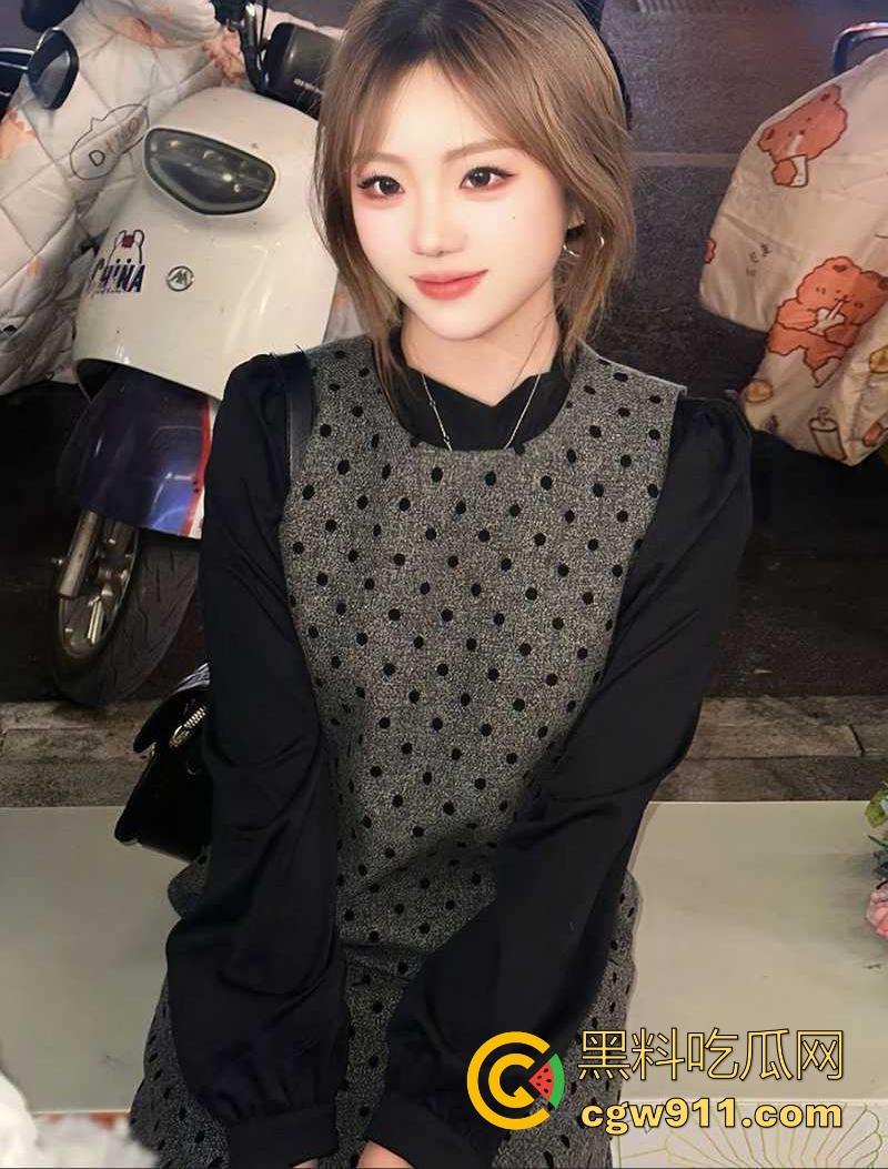 华中科技大学清纯学霸【刘思思】不雅视频流出，和男友玩捆绑调教，脸穴同框超反差，完全没有女学霸的样子！-7