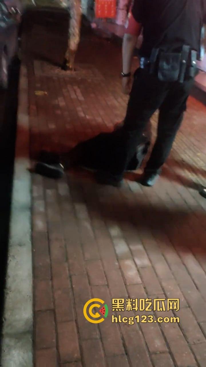 胆肥！诸暨一民警出勤时被男子打倒抽搐 伤势严重-1