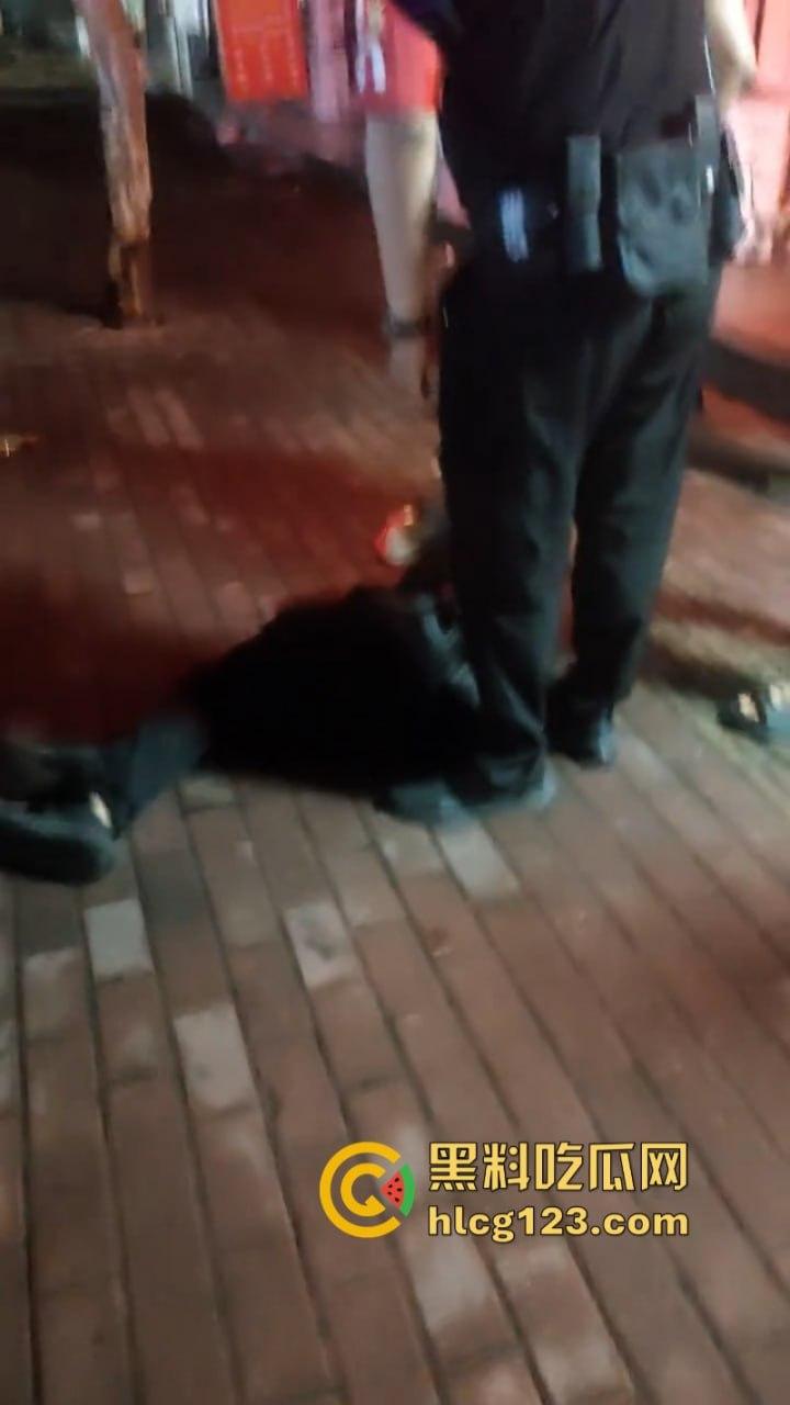 胆肥！诸暨一民警出勤时被男子打倒抽搐 伤势严重-2