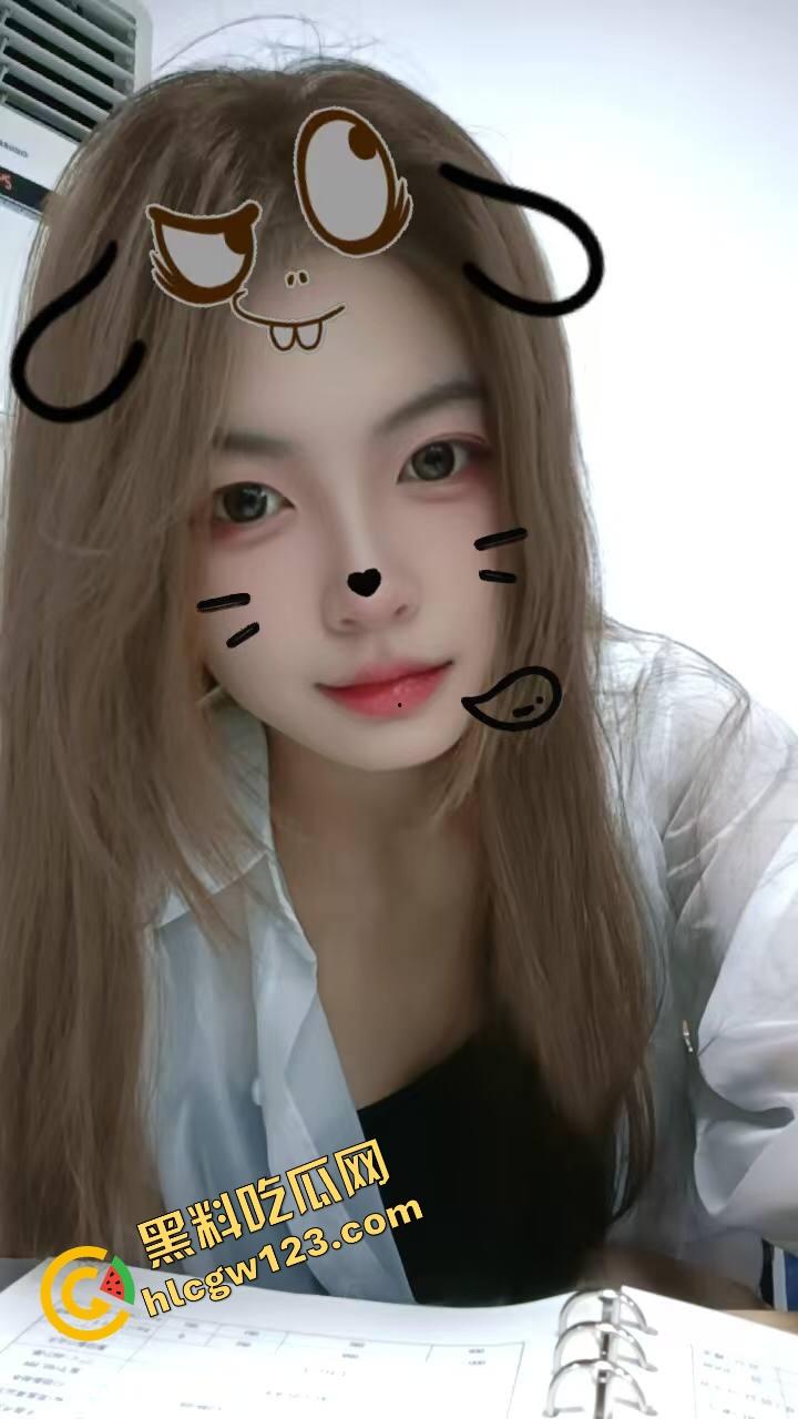 生活不过是鸡巴有得插，酒有得喝，睡懒觉没人吵，骚货主动跪着喊老公工资不涨但日子照爽！-1