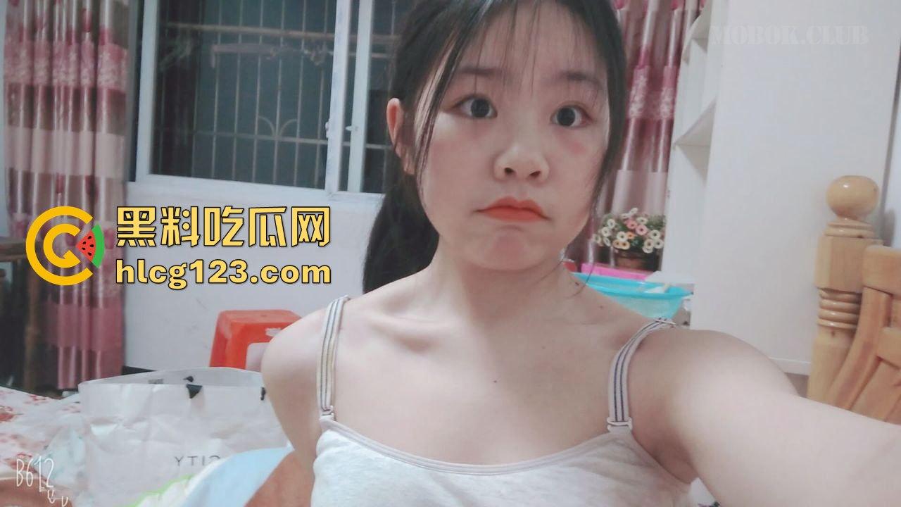 居家制服学生妹自拍大翻车!骚气十足的自慰视频外泄,网友:这小骚穴等不及了吧?-1