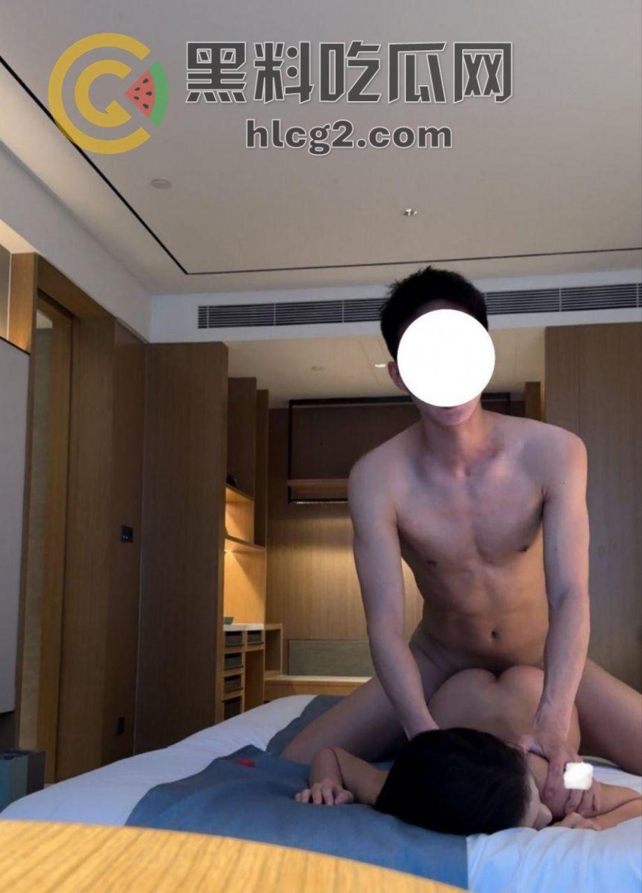 推特大神‘我的枪好长啊’约啪极品美女:肥臀后入视频震撼流出-7