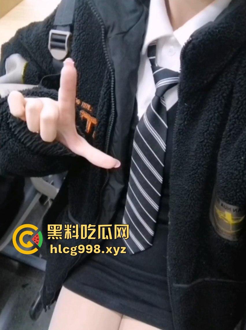 河北美院大一播音『张珊珊』口交视频泄漏！偷吃别人男友被挂校园墙，瓜友围观看看给这口活打个分！-7