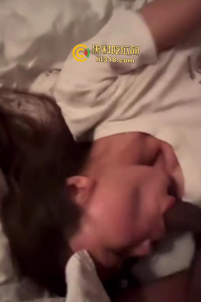 湖南长沙香樟路中学招生教师刘某强逼家长性交，PUA了很多年，做爱鸡巴塞嘴狂操全身红肿，小穴湿透！-1