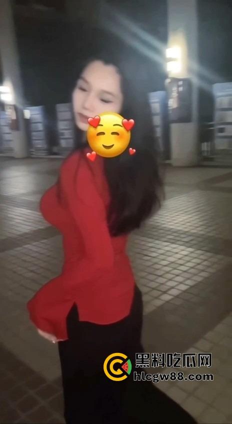 南方小土豆【乔思源】清纯可爱露小馒头，小背心撩拨自慰，逼毛稀长揉阴蒂插粉穴，淫水直流！-8