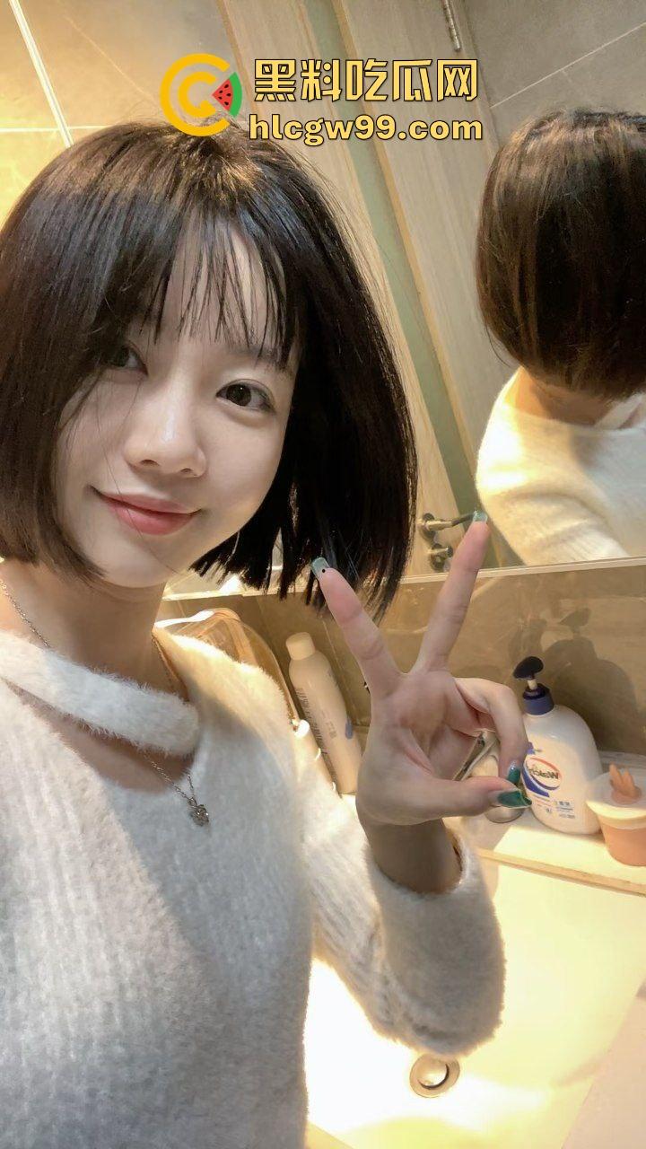 珠海极品短发嫩乳妹【戴雨】记录职高到大学乳房进化发育史!小荷才露尖尖角到圆润美奶-1