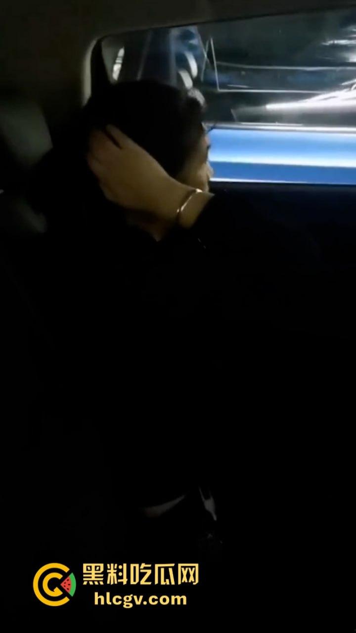 深圳骚婊【林翠霞】劈腿出租车司机被老公当场捉住 社死抓奸视频传遍朋友圈-5