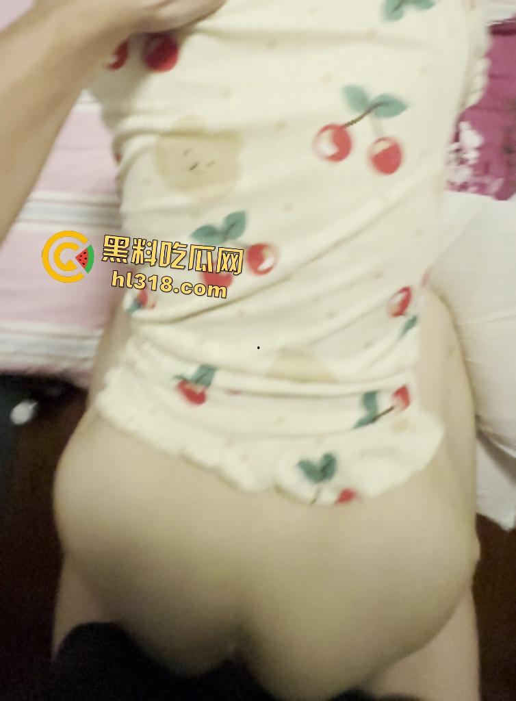 苏州保险女销售【薛千】为了开单涨业绩!全身樱桃“装备”,用樱桃小嘴口客户鸡巴,樱桃逼快被撑烂了!-7