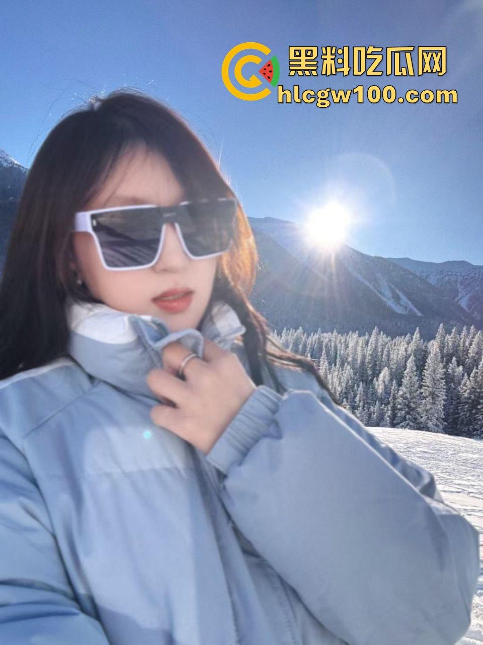 青岛熟女【薛萍】淫乱3P还群里直播!两个单男轮番上阵,骚浪程度直接封神,这谁敢娶回家啊?-8