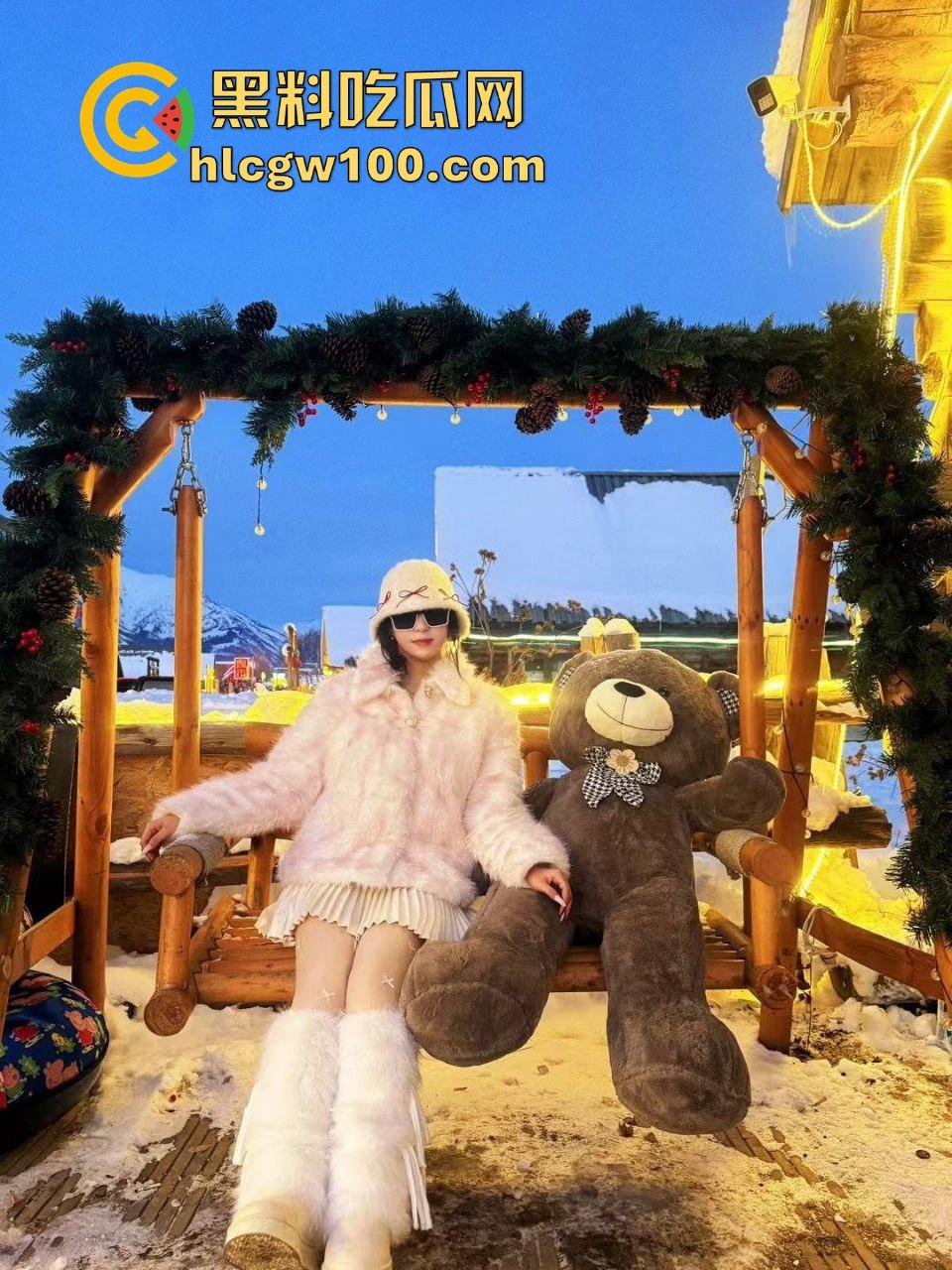 青岛熟女【薛萍】淫乱3P还群里直播!两个单男轮番上阵,骚浪程度直接封神,这谁敢娶回家啊?-9