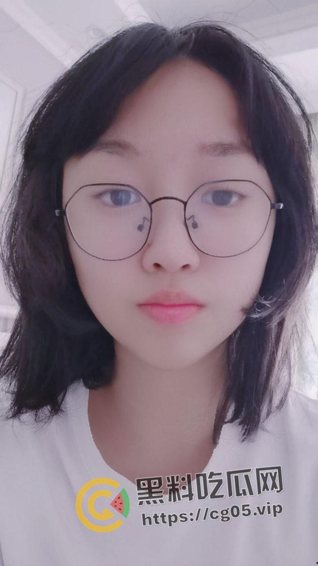 武汉常青树实验学校 高三反差婊母狗妹子被渣男调教流出 学霸妹子在床上竟然这么下贱-3