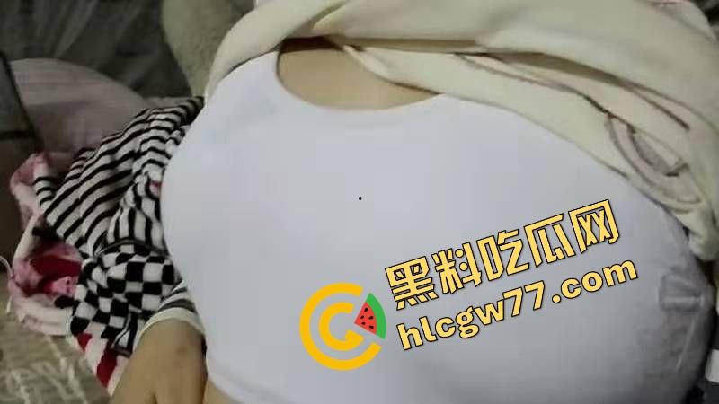 江苏南通大二骚货【袁淼】颜值天花板，情趣内衣掰穴狂拍，小母狗浪叫到喷汁，性欲炸裂根本关不住！-7