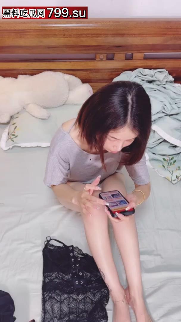 快手网红「素素吖」新增定制 肉丝自慰黑丝做爱 会玩-1