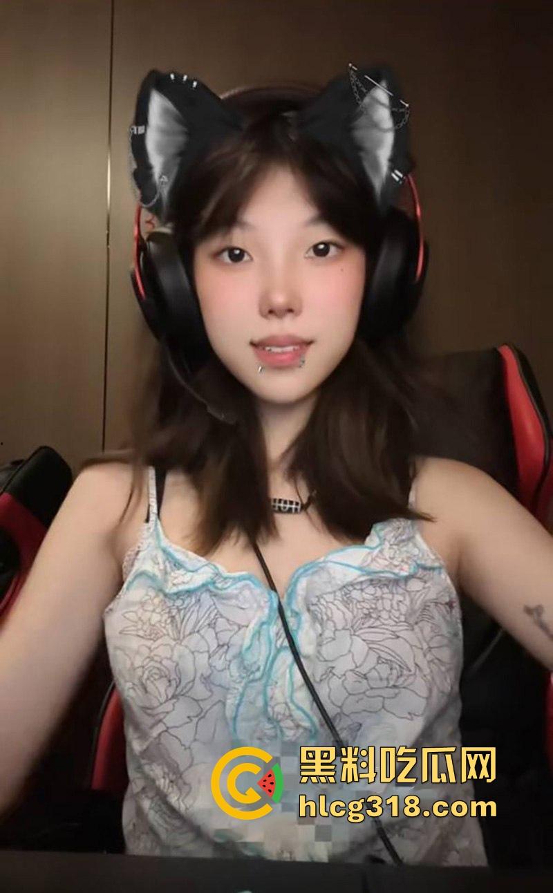 湖南软件技术职业技术大学【李思瑾】脚踏三只船翻车，网络聊骚约炮，前男友怒爆不良视频！-5