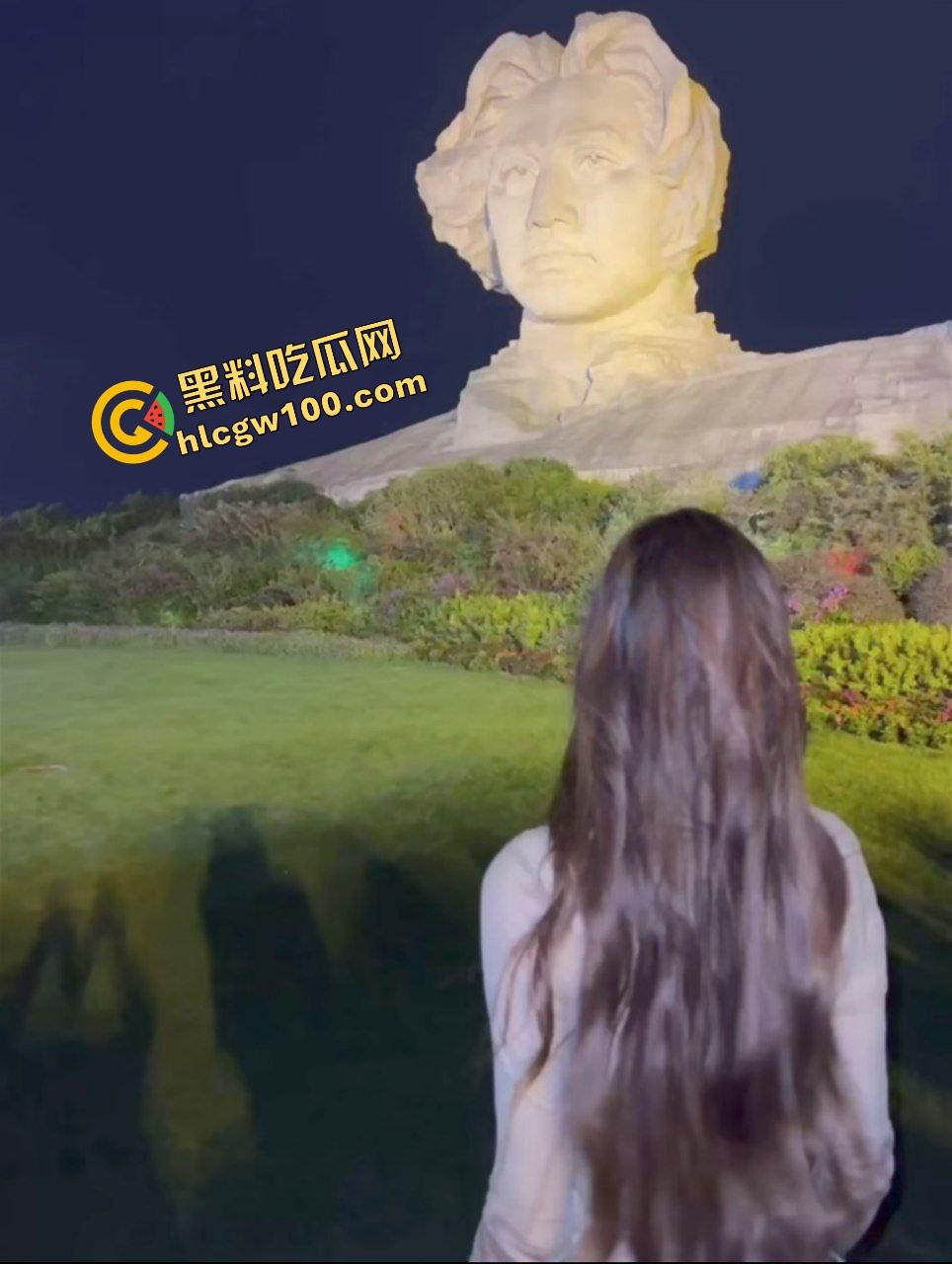 长沙岳麓区骚母狗淫荡人妻【张佩宁】绿帽奴贡献淫妻给处男，前后夹击塞满骚穴，淫乱3P独家流出！-4