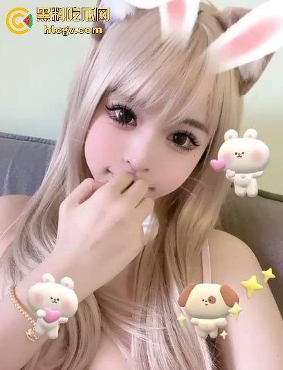 瓜友投稿广州外围00后嫩妹约炮！穿衣是女神，脱衣秒变淫荡骚母狗，性价比拉满！-1