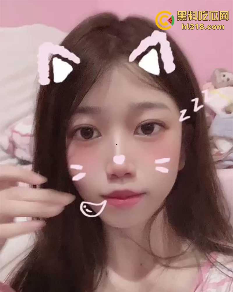 极品萝莉【洛丽塔欢欢】收费福利曝光，清纯大眼妹变身小淫娃，全裸露脸撅翘臀秀骚穴骚到爆！-4