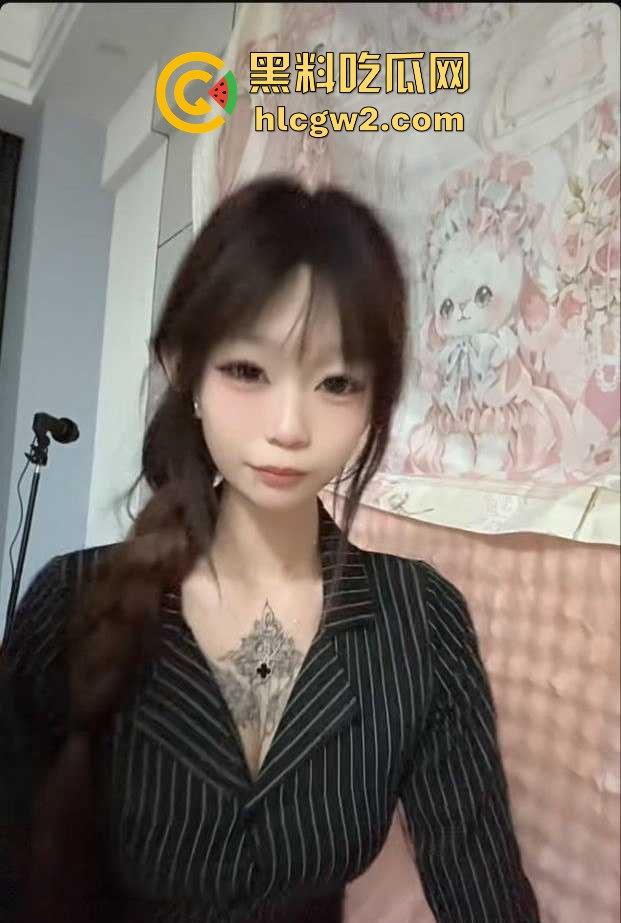 抖音精神小妹【小小姜】翻车!两万粉丝的她竟是隐藏福利姬,高价私密内容被曝光!-5