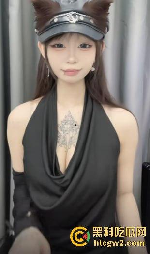 抖音精神小妹【小小姜】翻车!两万粉丝的她竟是隐藏福利姬,高价私密内容被曝光!-16