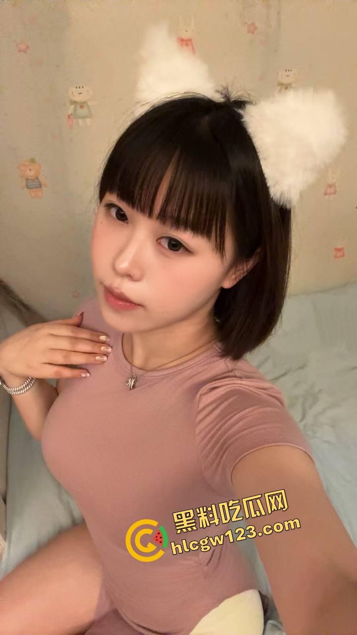 广西玉林【兰茜虹】舔逼舔屁眼双开!被舔时娇喘撅逼,舔人时舔到腿软,这口活比东莞技师还猛!-7