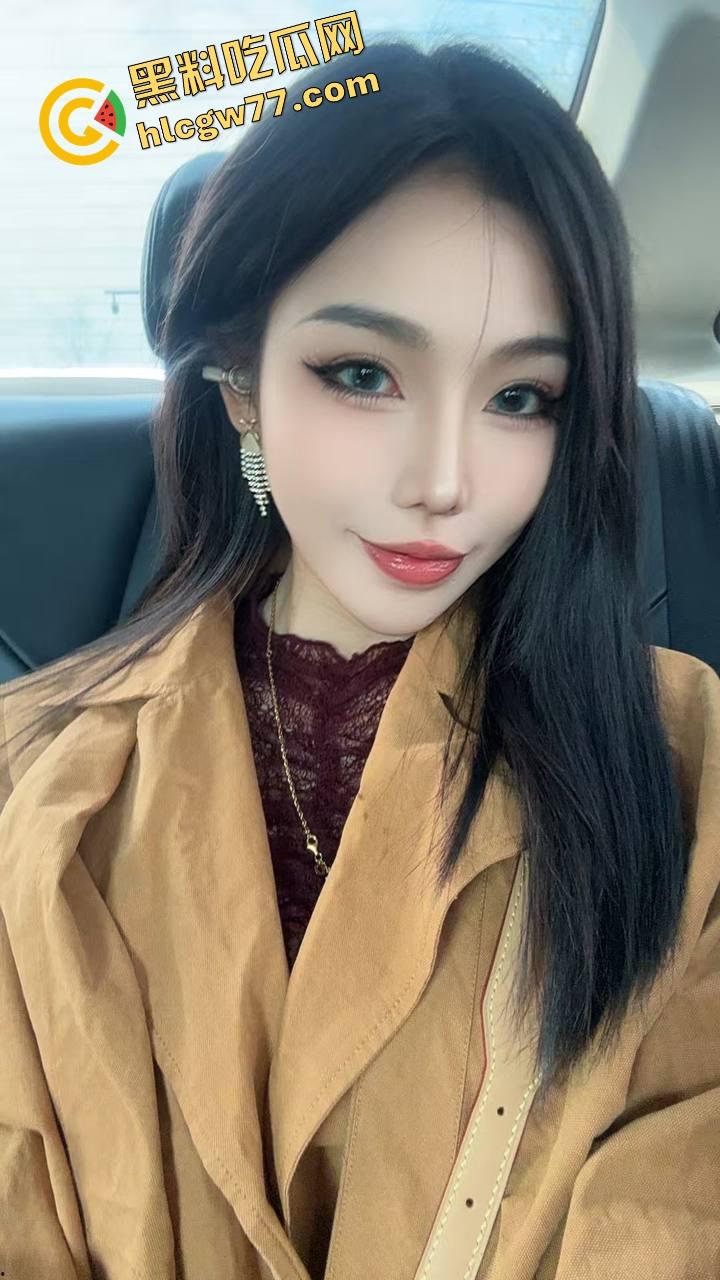 厦门街头任务式调教，鸡巴随时随地上线，穿裙子就是方便完成主人的命令！-4