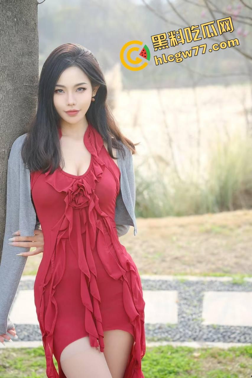 厦门街头任务式调教，鸡巴随时随地上线，穿裙子就是方便完成主人的命令！-7