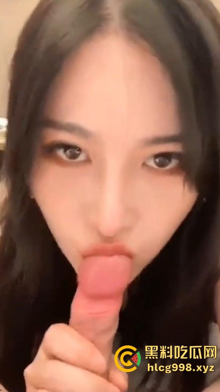 驾校女学员科目三考不过，约教练上酒店亲自指导！结果专心吃鸡巴忘了学科目三，咱抓的是档杆不是老二啊！-10